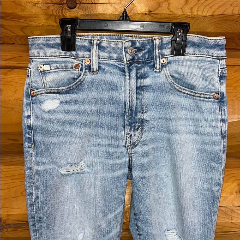 American Eagle Like New AE77 Premium Skinny Jeans Size 6 Reg. in Light Destroy - Picture 8 of 15